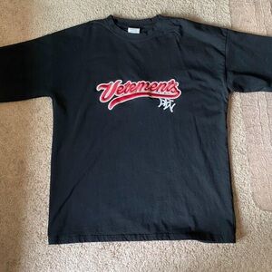 Vetements Black T-Shirt with Embroidered Script Detail